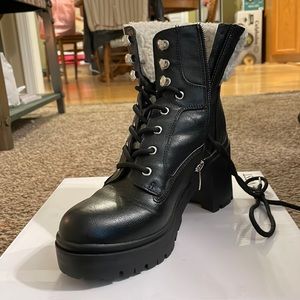 Great shoe. Wrong size for me. Worn once.